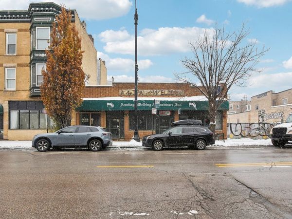 3212 W Armitage Avenue, Chicago, IL 60647