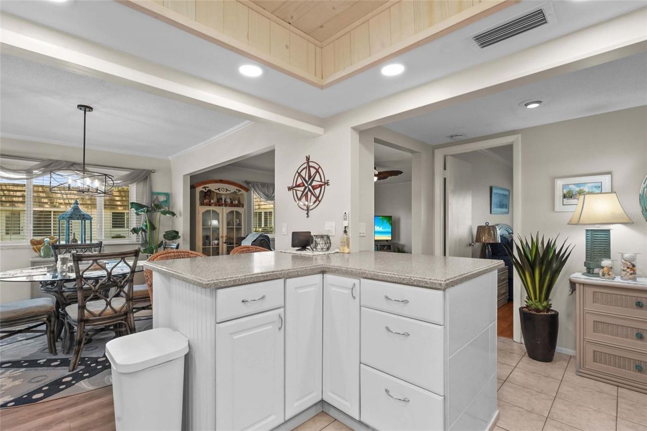 2531 Riverbluff Parkway, Unit V181, Sarasota, FL 34231 Photo