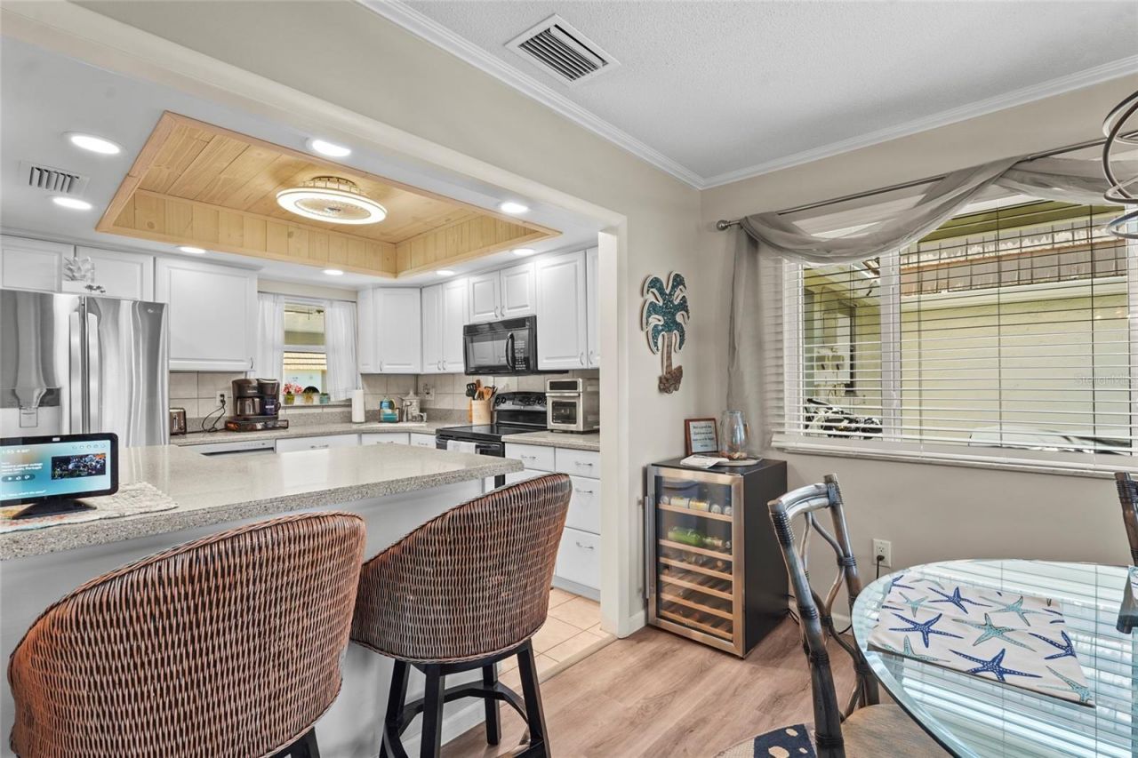 2531 Riverbluff Parkway, Unit V181, Sarasota, FL 34231 Photo
