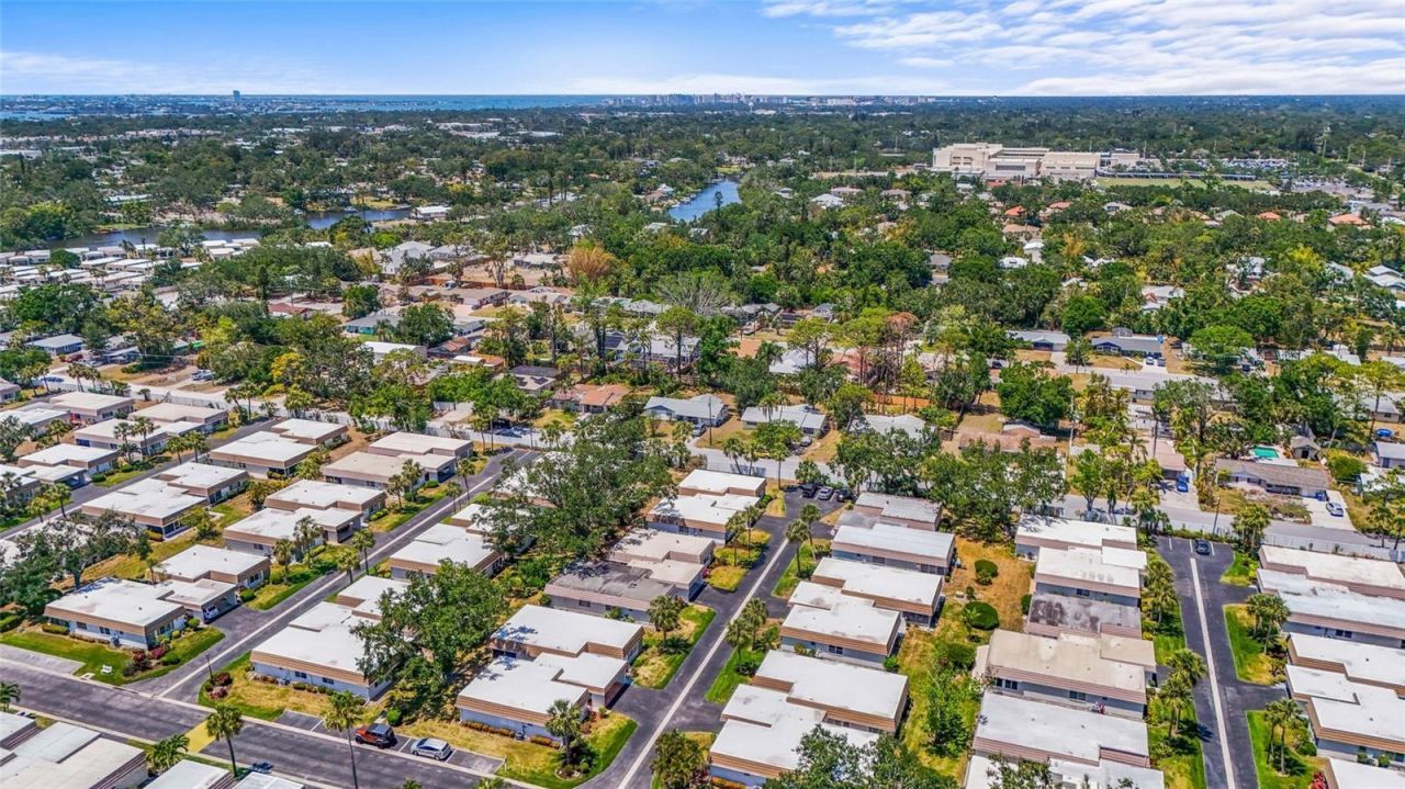 2531 Riverbluff Parkway, Unit V181, Sarasota, FL 34231 Photo