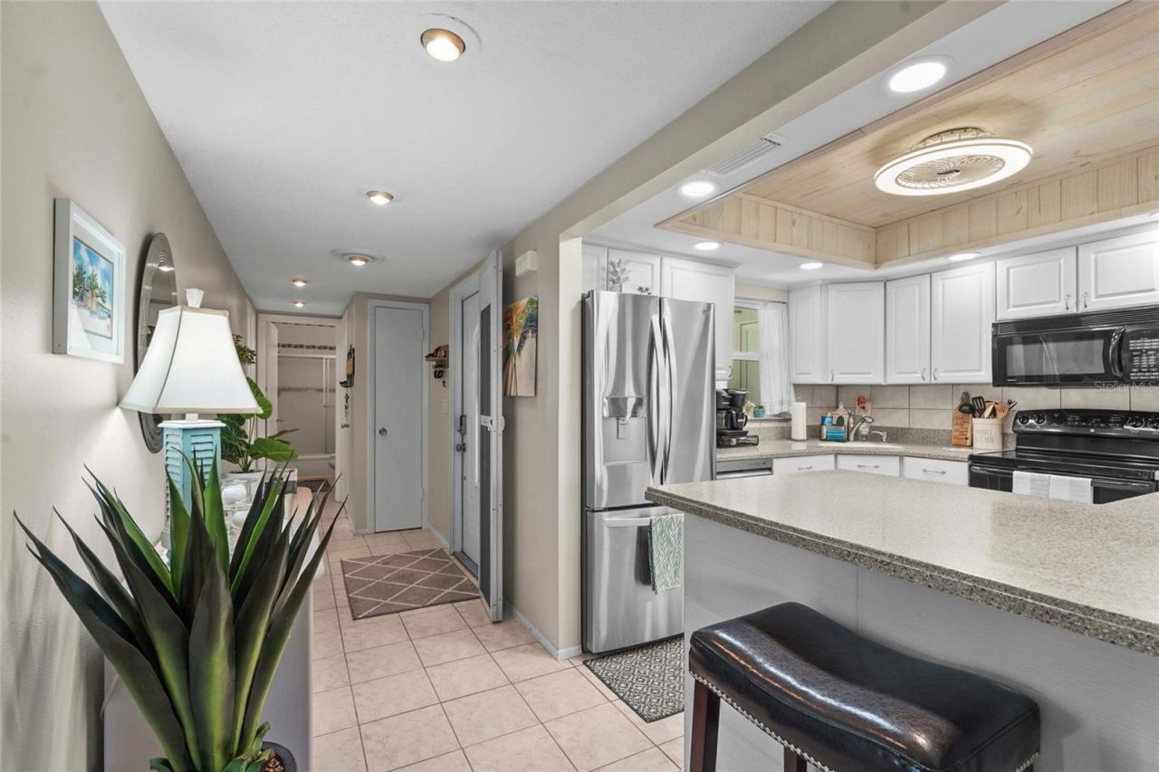 2531 Riverbluff Parkway, Unit V181, Sarasota, FL 34231 Photo