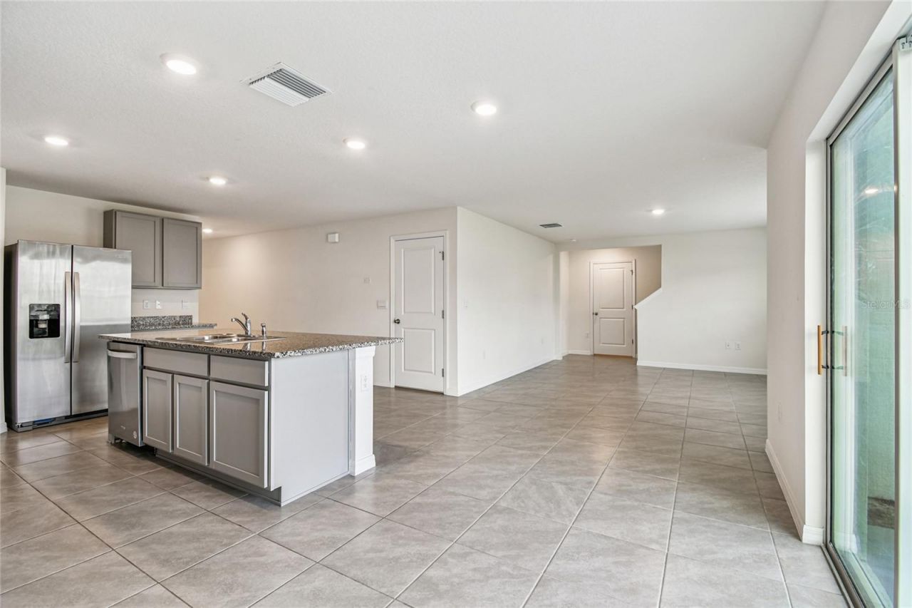9208 Mission Bay Place, Tampa, FL 33637 Photo