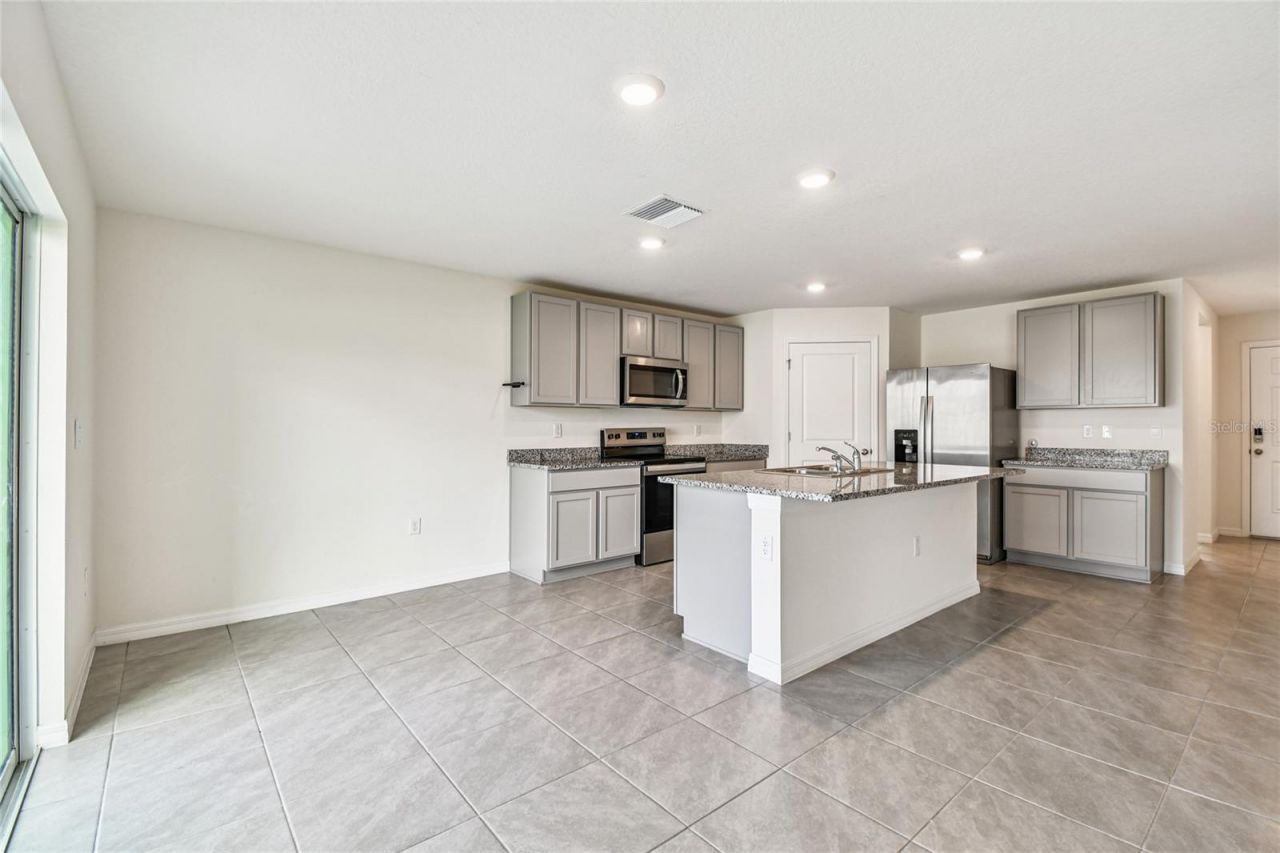 9208 Mission Bay Place, Tampa, FL 33637 Photo