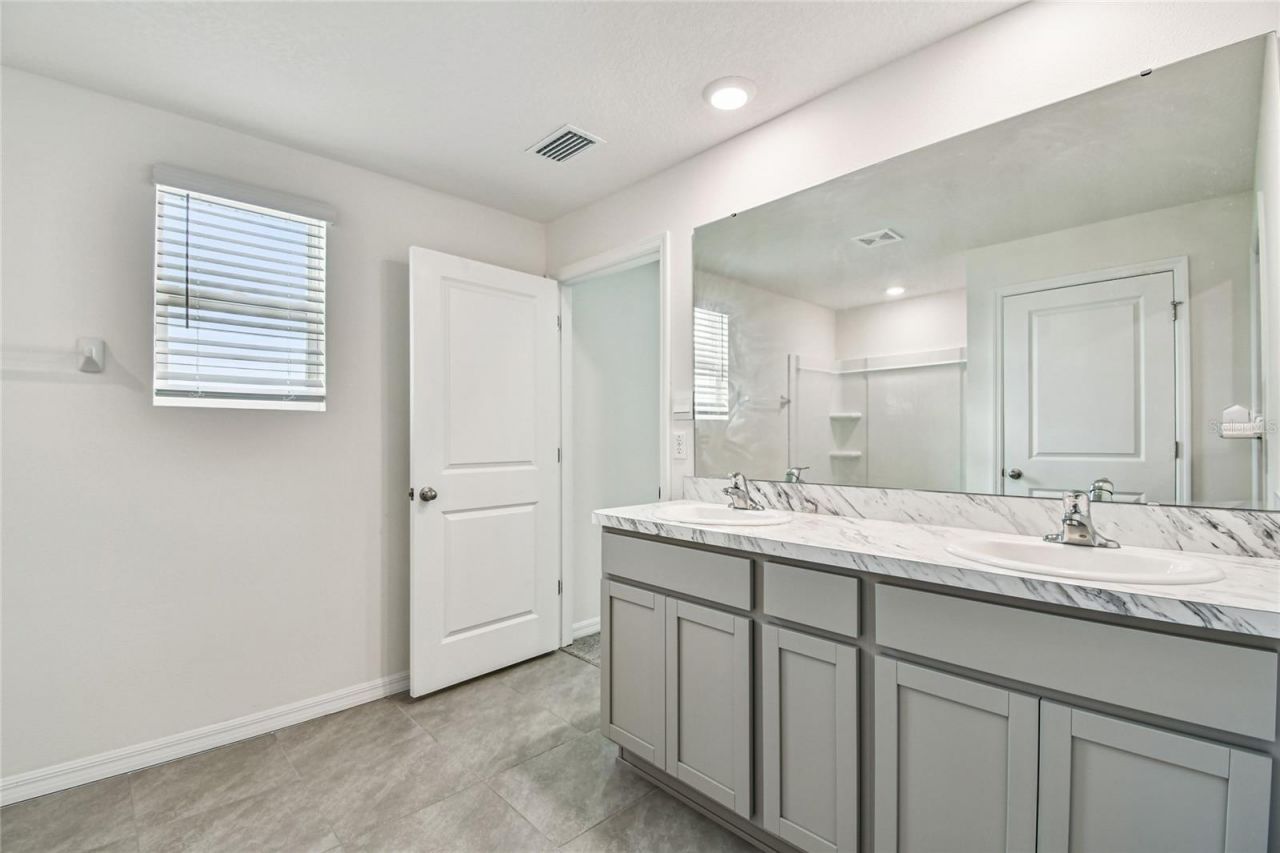 9208 Mission Bay Place, Tampa, FL 33637 Photo