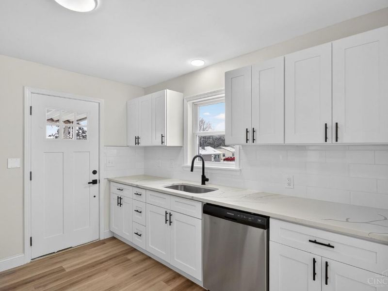 4053 Belfast Avenue, Sycamore Township, OH 45236 Photo 8