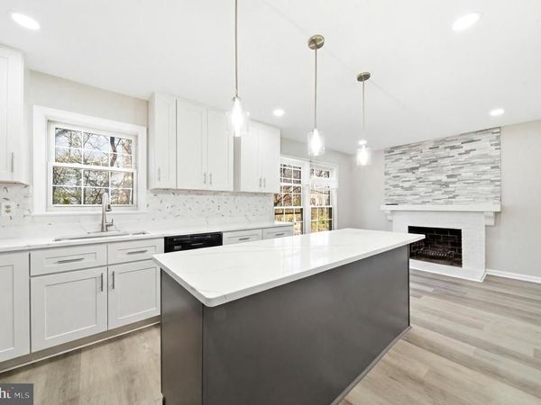 10360 HAMPSHIRE GREEN AVENUE, FAIRFAX, VA 22032