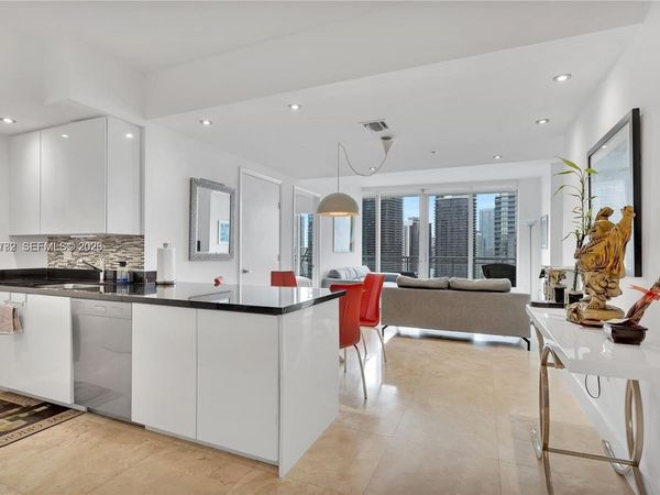 92 SW 3rd St, Unit 3602, Miami, FL 33130