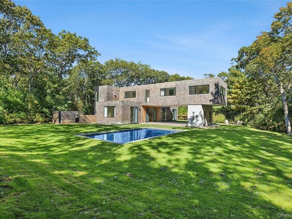 26 Alewive Brook Road, East Hampton, NY 11937