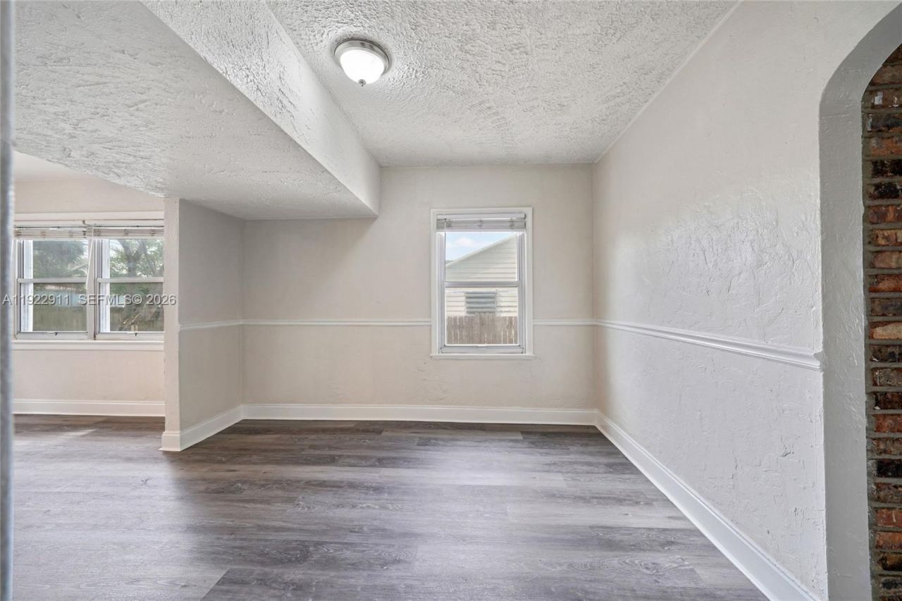 810 Ridgewood Dr, West Palm Beach, FL 33405 Photo