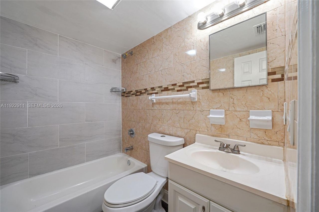 810 Ridgewood Dr, West Palm Beach, FL 33405 Photo