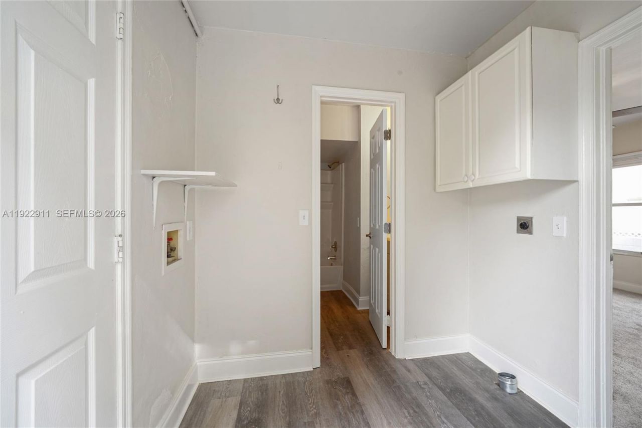 810 Ridgewood Dr, West Palm Beach, FL 33405 Photo