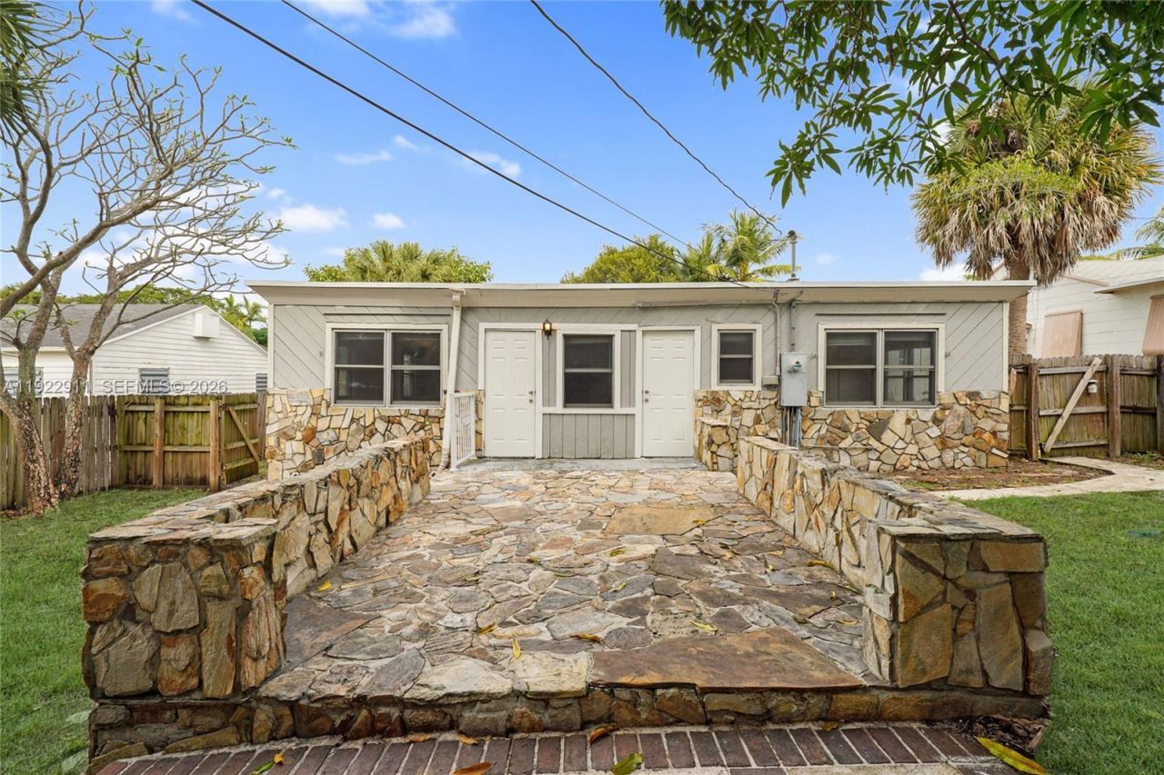 810 Ridgewood Dr, West Palm Beach, FL 33405 Photo