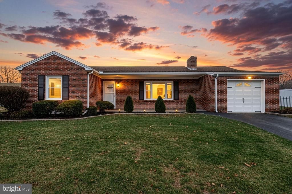 234 W Ore Street, Seven Valleys, PA 17360 Main Photo