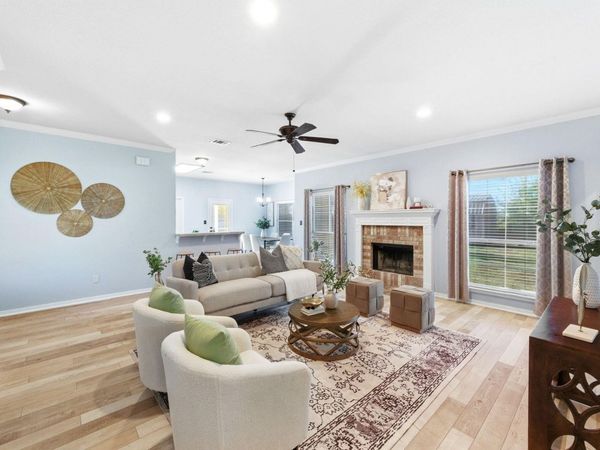 119 Brazos DR, Hutto, TX 78634