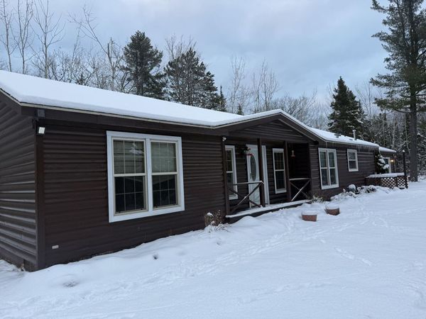 10279 Oshaughnessy RD, Cheboygan, MI 49721