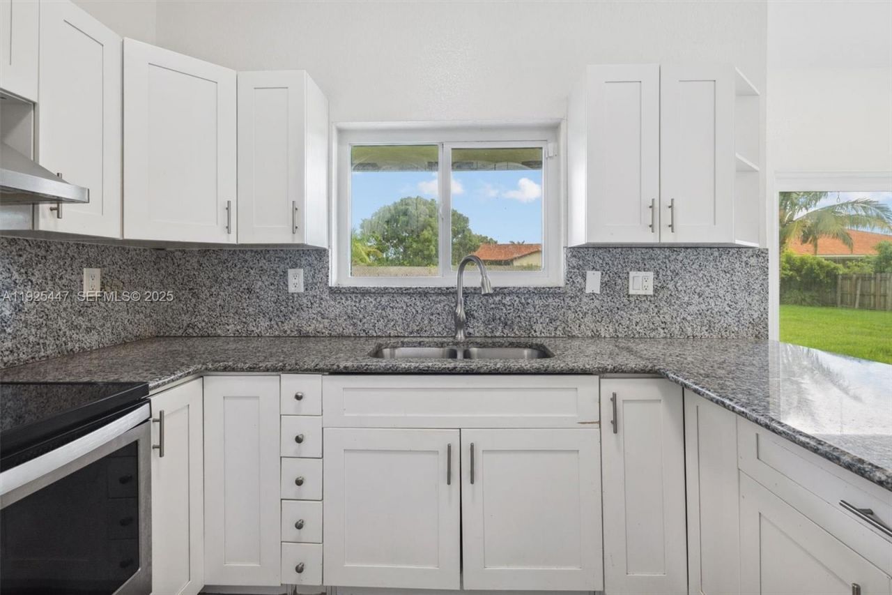 13225 SW 218th Ter, Miami, FL 33170 Photo