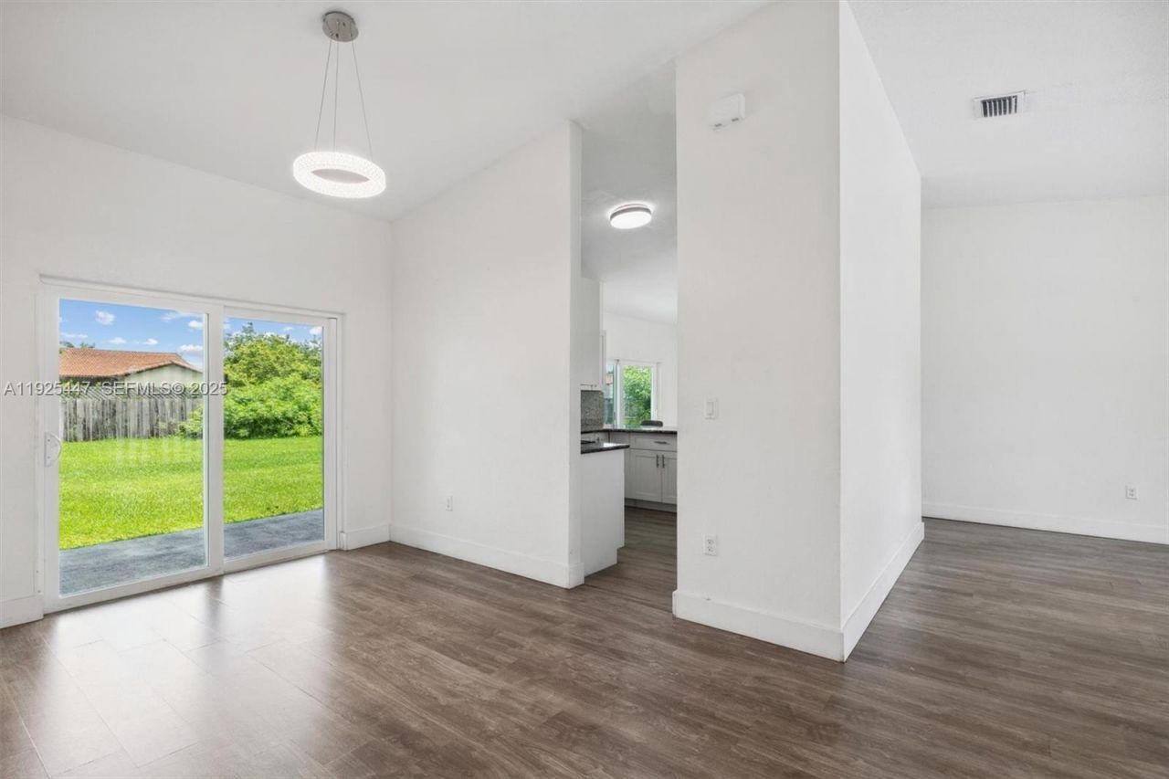 13225 SW 218th Ter, Miami, FL 33170 Photo