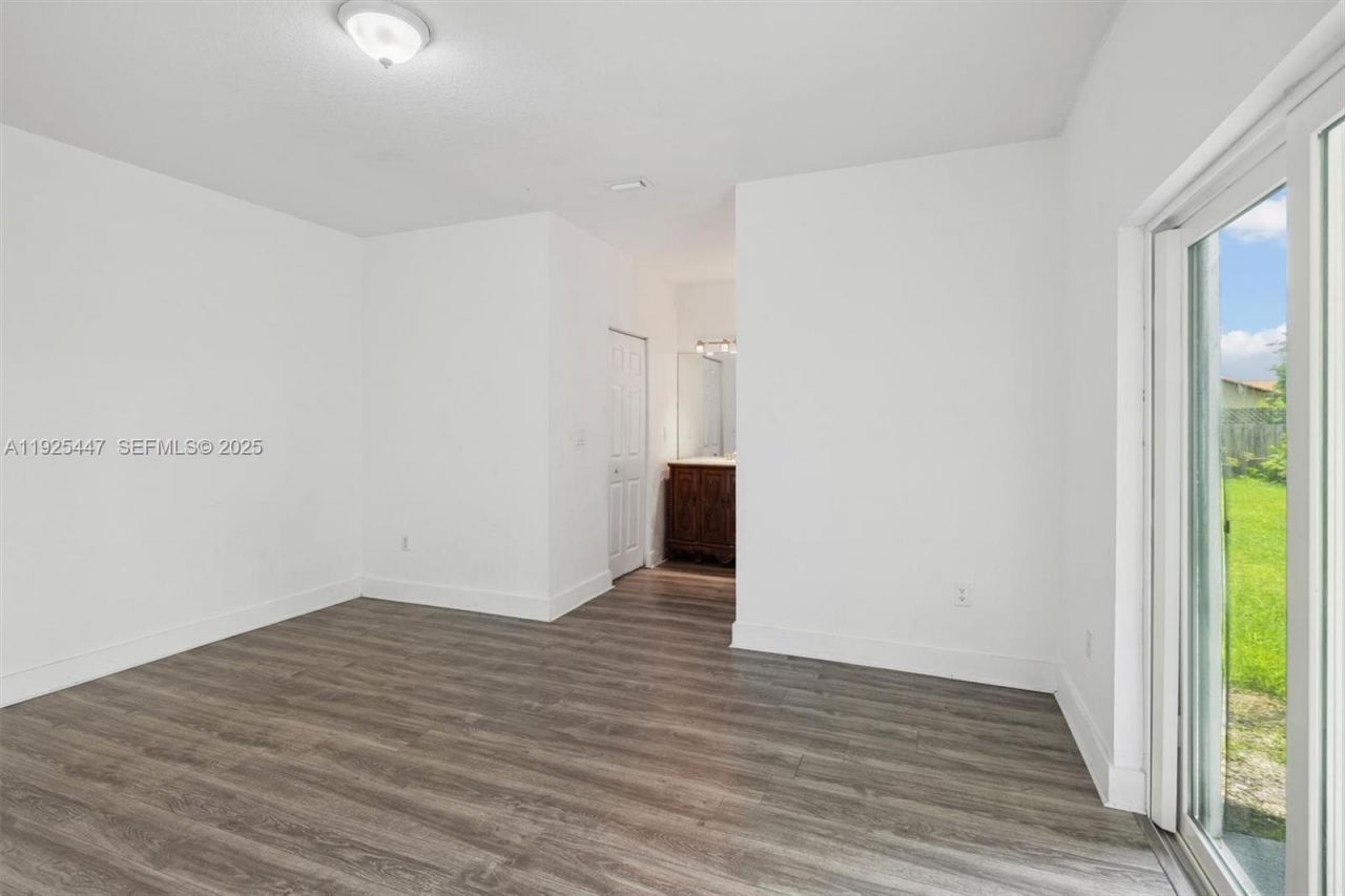 13225 SW 218th Ter, Miami, FL 33170 Photo