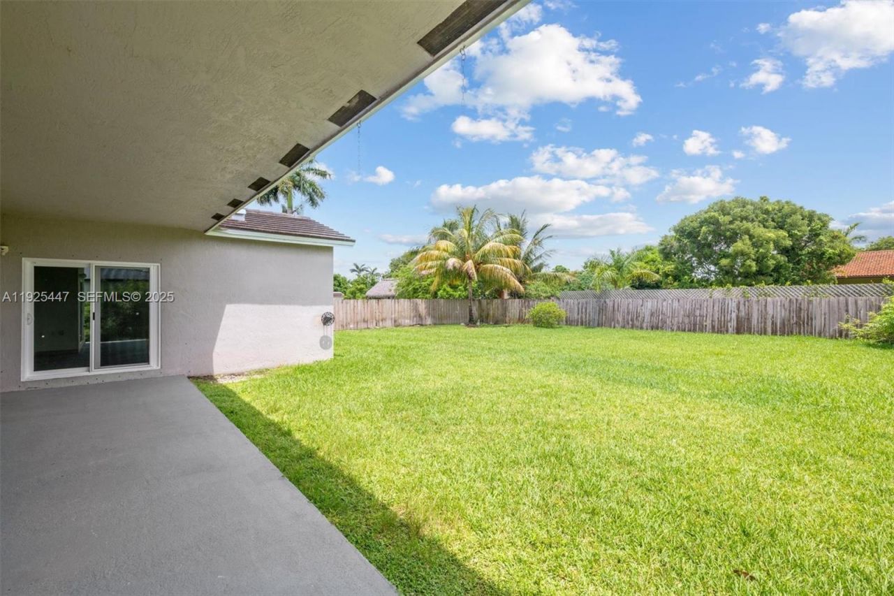 13225 SW 218th Ter, Miami, FL 33170 Photo