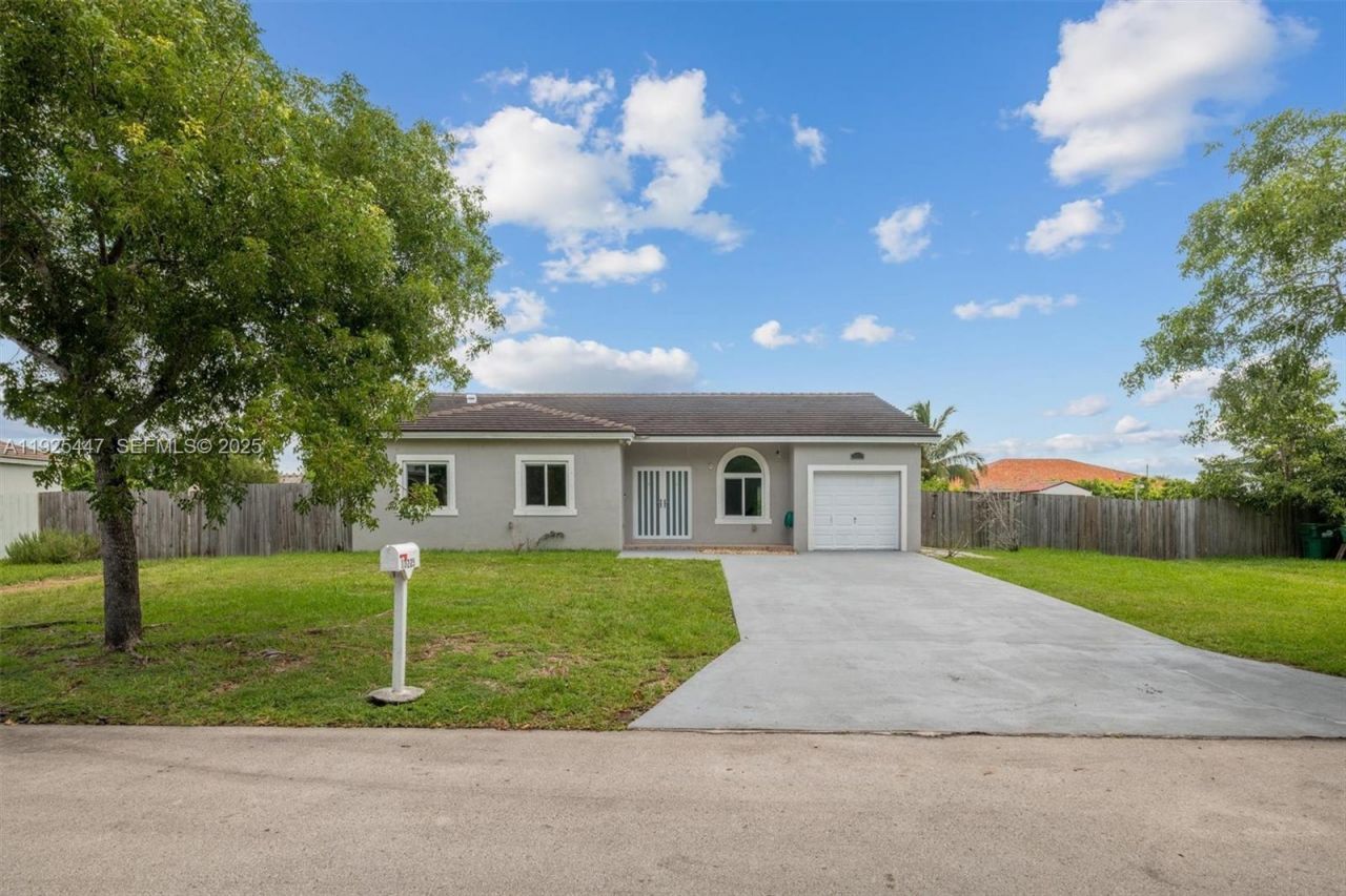 13225 SW 218th Ter, Miami, FL 33170 Photo