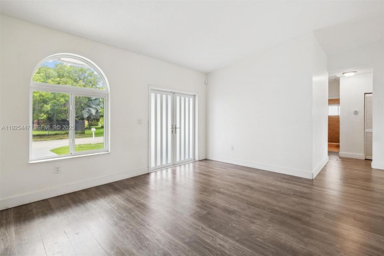 13225 SW 218th Ter, Miami, FL 33170 Photo