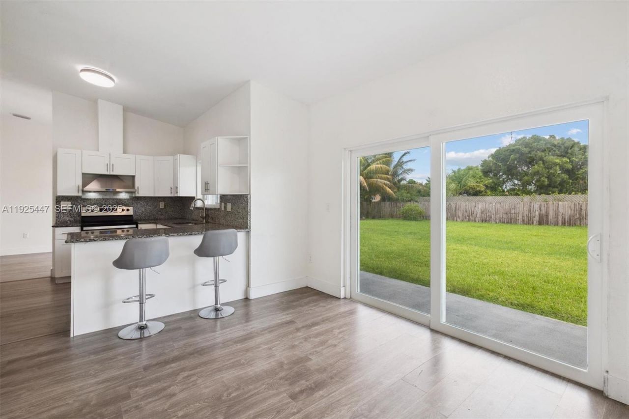 13225 SW 218th Ter, Miami, FL 33170 Photo