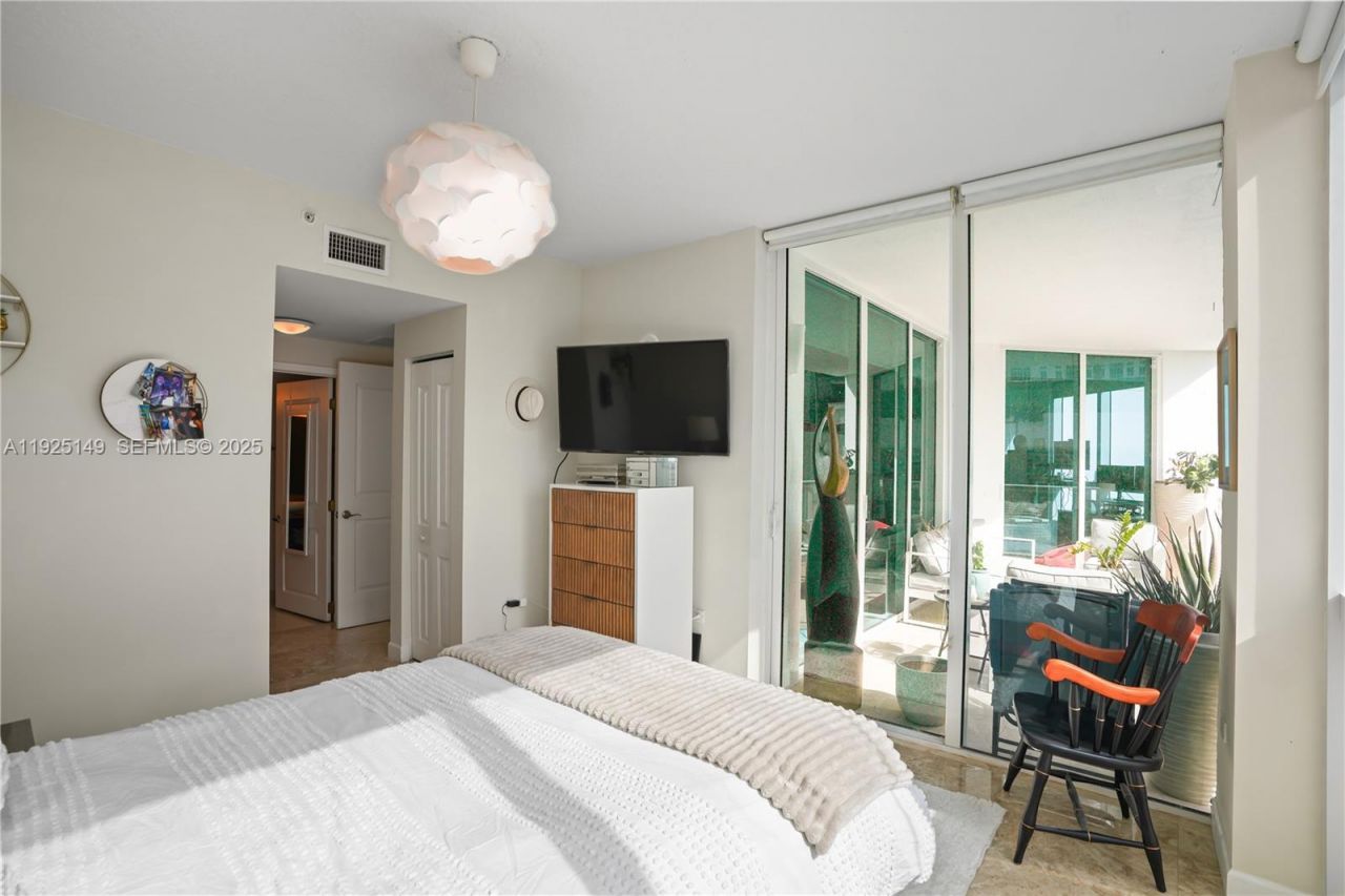 480 NE 30th St, Unit 703, Miami, FL 33137 Photo