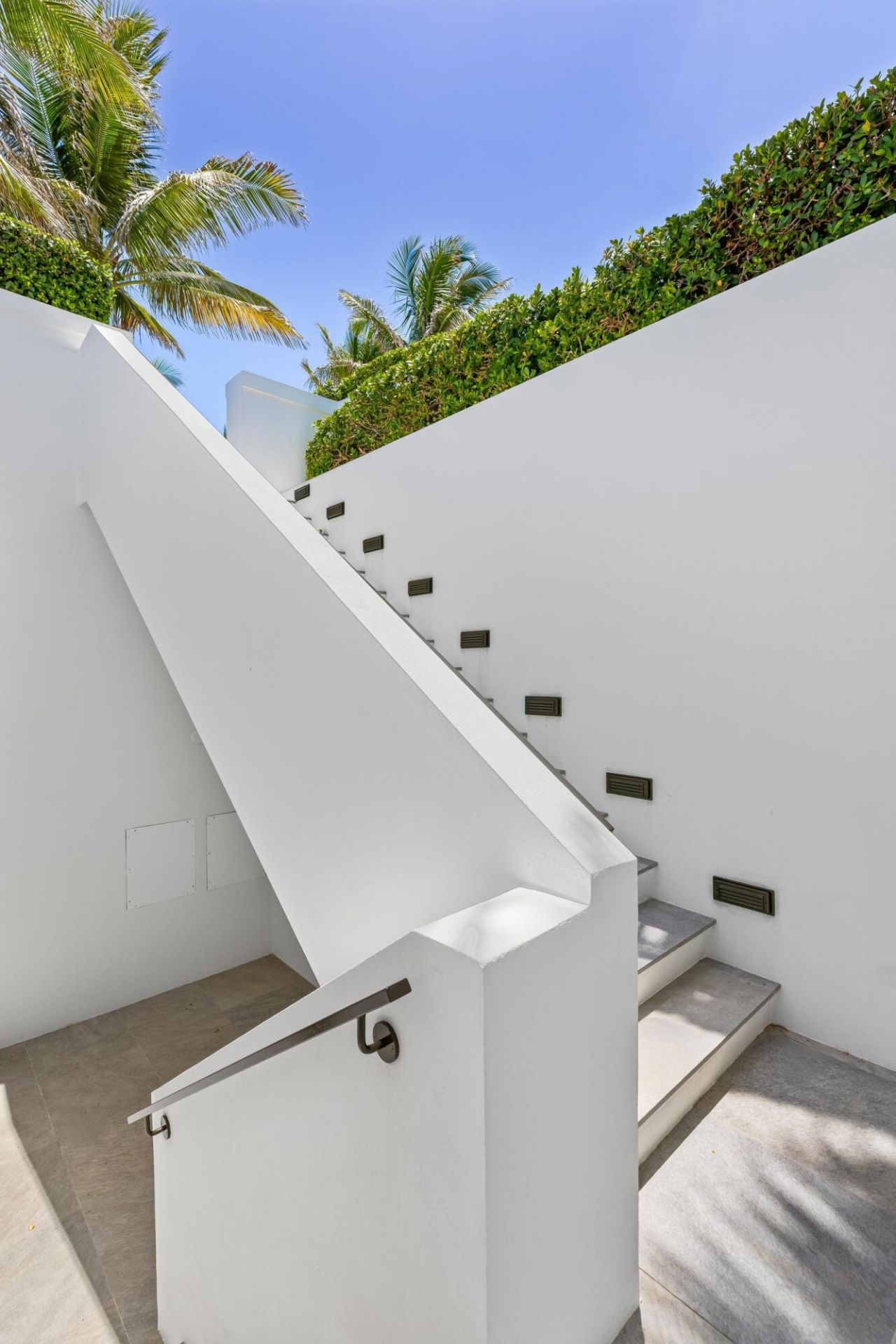 1660 S Ocean Boulevard, Manalapan, FL 33462 Photo