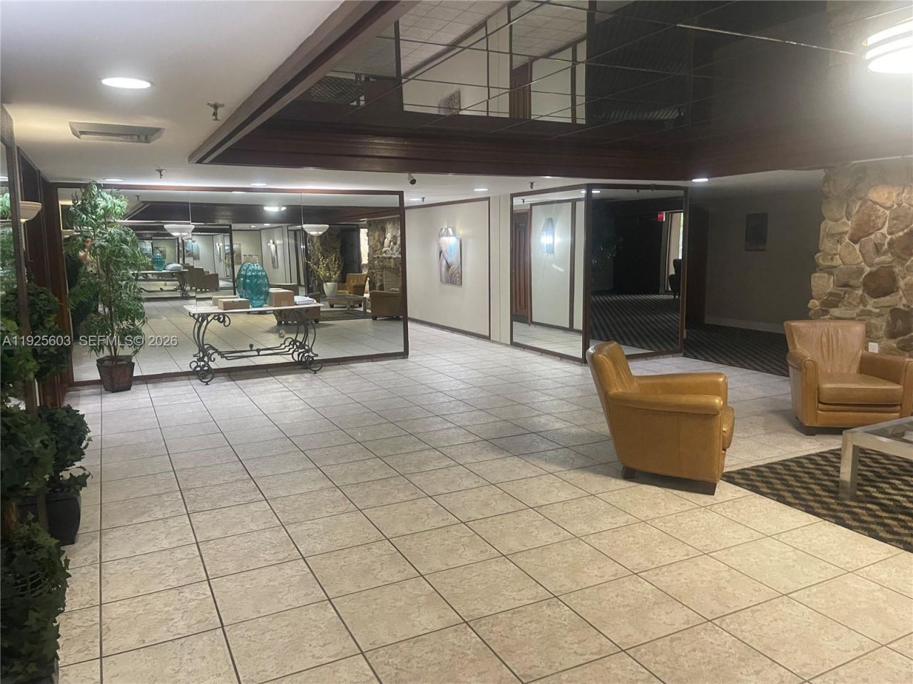 661 NE 195th St, Unit 309, Miami, FL 33179 Photo