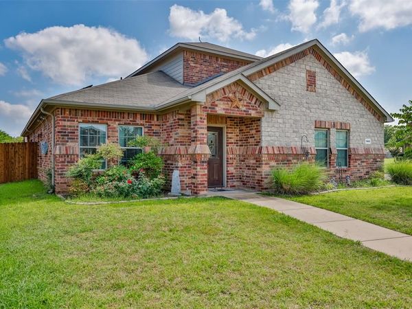 1800 Silver Oaks Drive, Gainesville, TX 76240