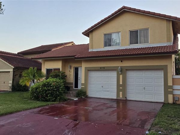 6174 NW 183RD LANE, HIALEAH, FL 33015
