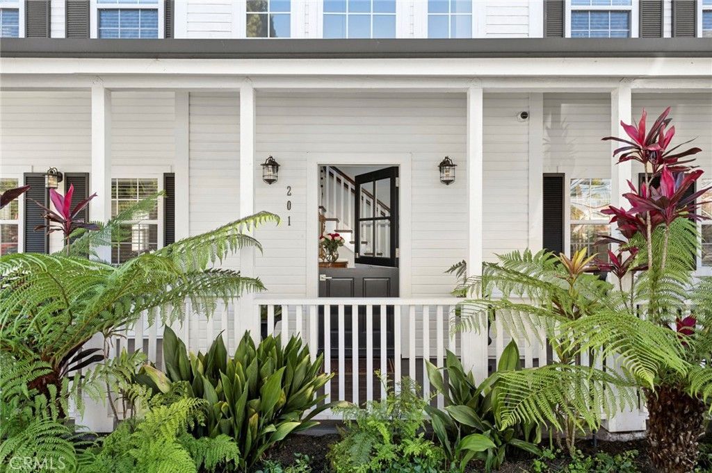 201 E 21st Street, Costa Mesa, CA 92627 Main Photo