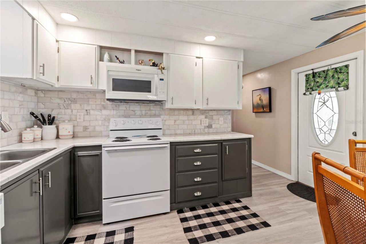 214 Leisure Way, Palmetto, FL 34221 Photo