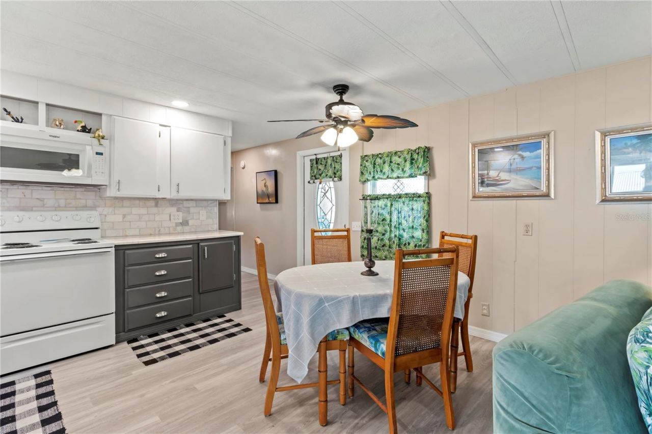 214 Leisure Way, Palmetto, FL 34221 Photo