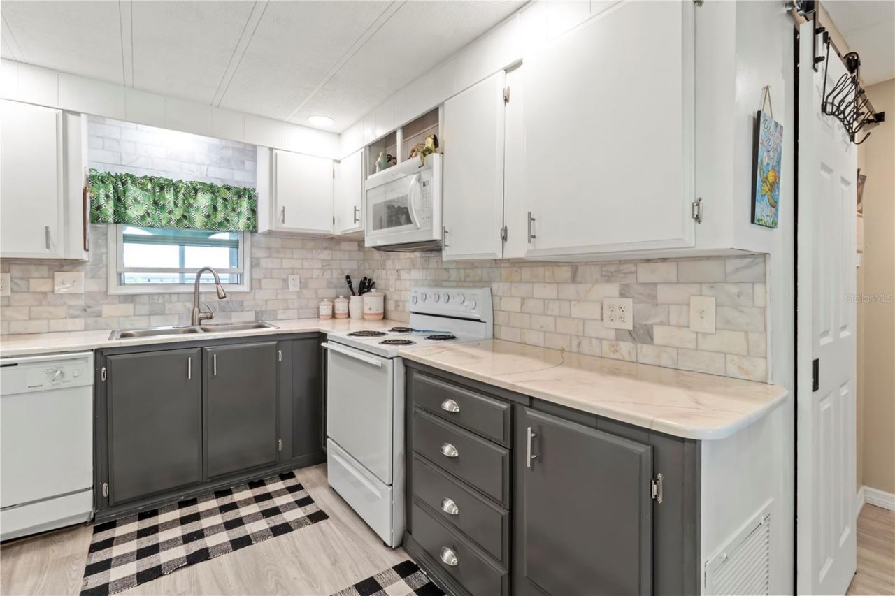 214 Leisure Way, Palmetto, FL 34221 Photo