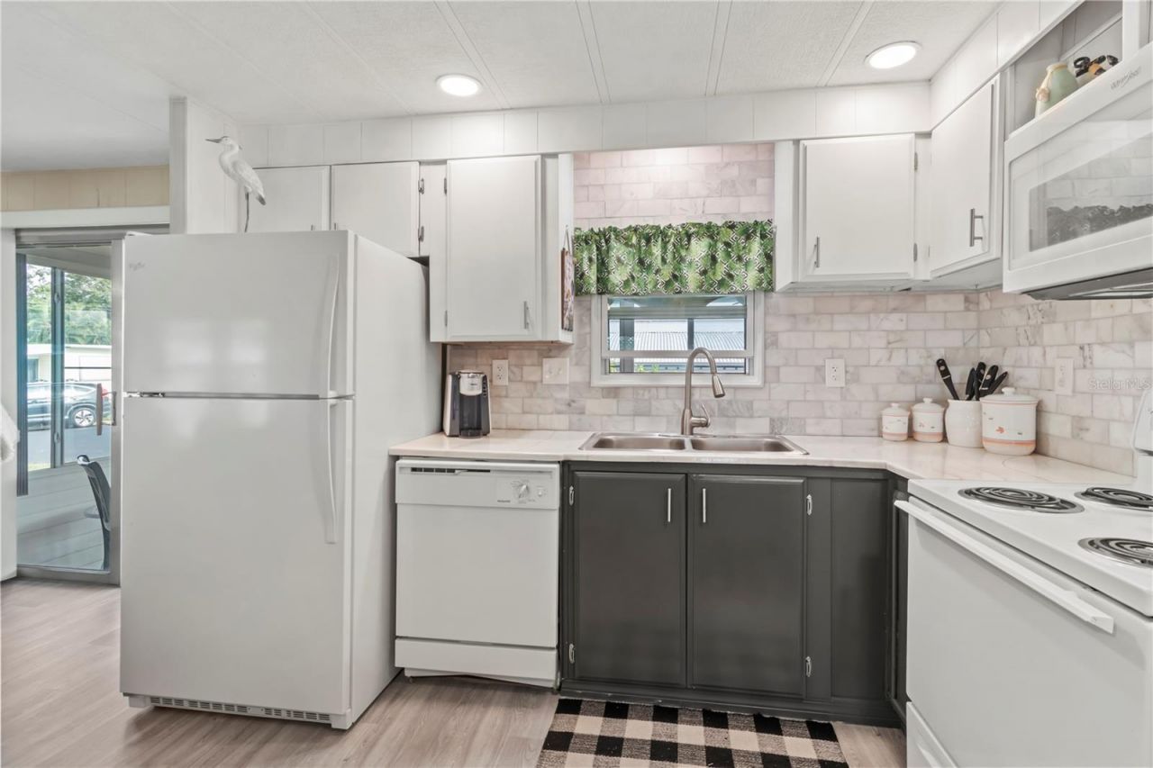 214 Leisure Way, Palmetto, FL 34221 Photo