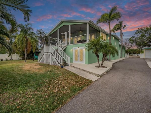 815 NW 2ND AVENUE, RUSKIN, FL 33570