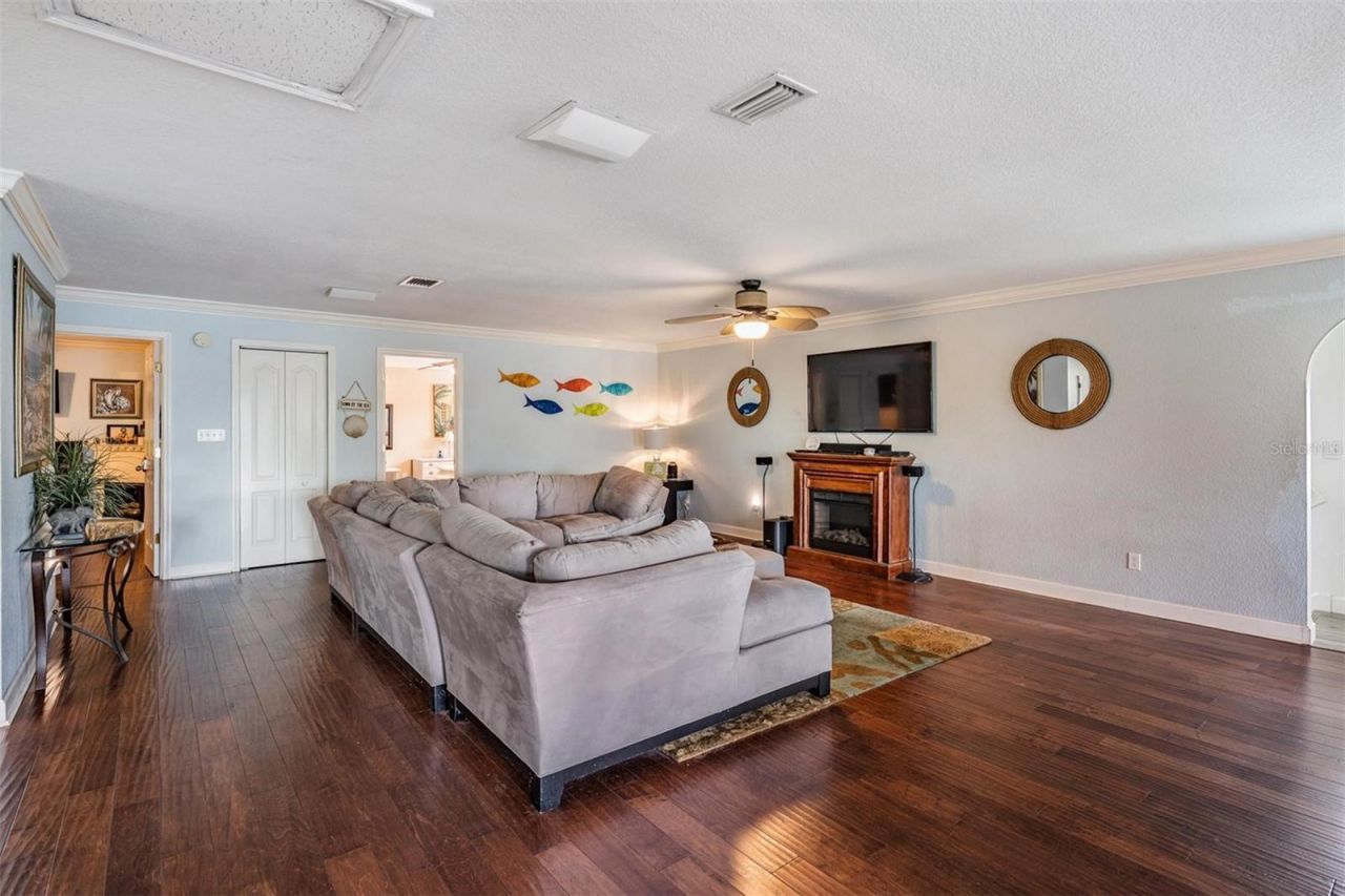 815 NW 2nd Avenue, Ruskin, FL 33570 Photo