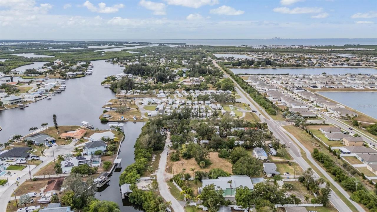 815 NW 2nd Avenue, Ruskin, FL 33570 Photo