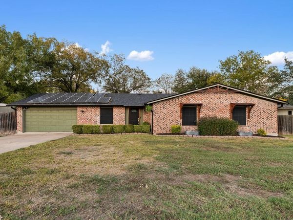 1802 Bumblebee DR, Pflugerville, TX 78660