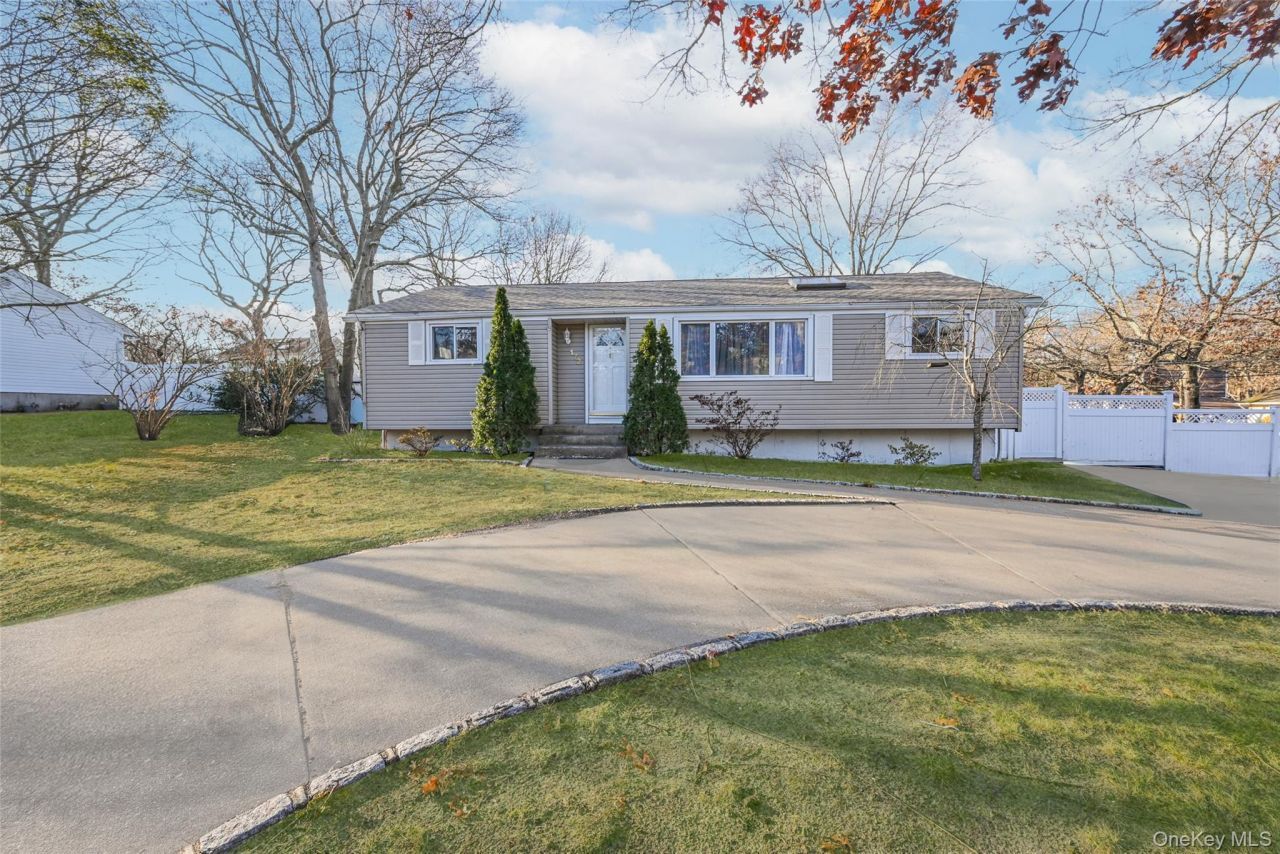 172 Horseblock Road, Centereach, NY 11720 Main Photo