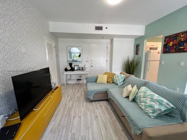 1614 Pennsylvania Ave, Unit 2I, Miami Beach, FL 33139 Photo