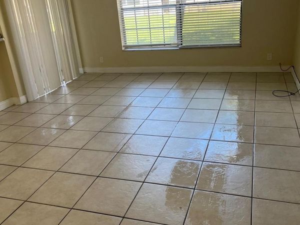 4240 NW 21st Street, Unit 143, Lauderhill, FL 33313