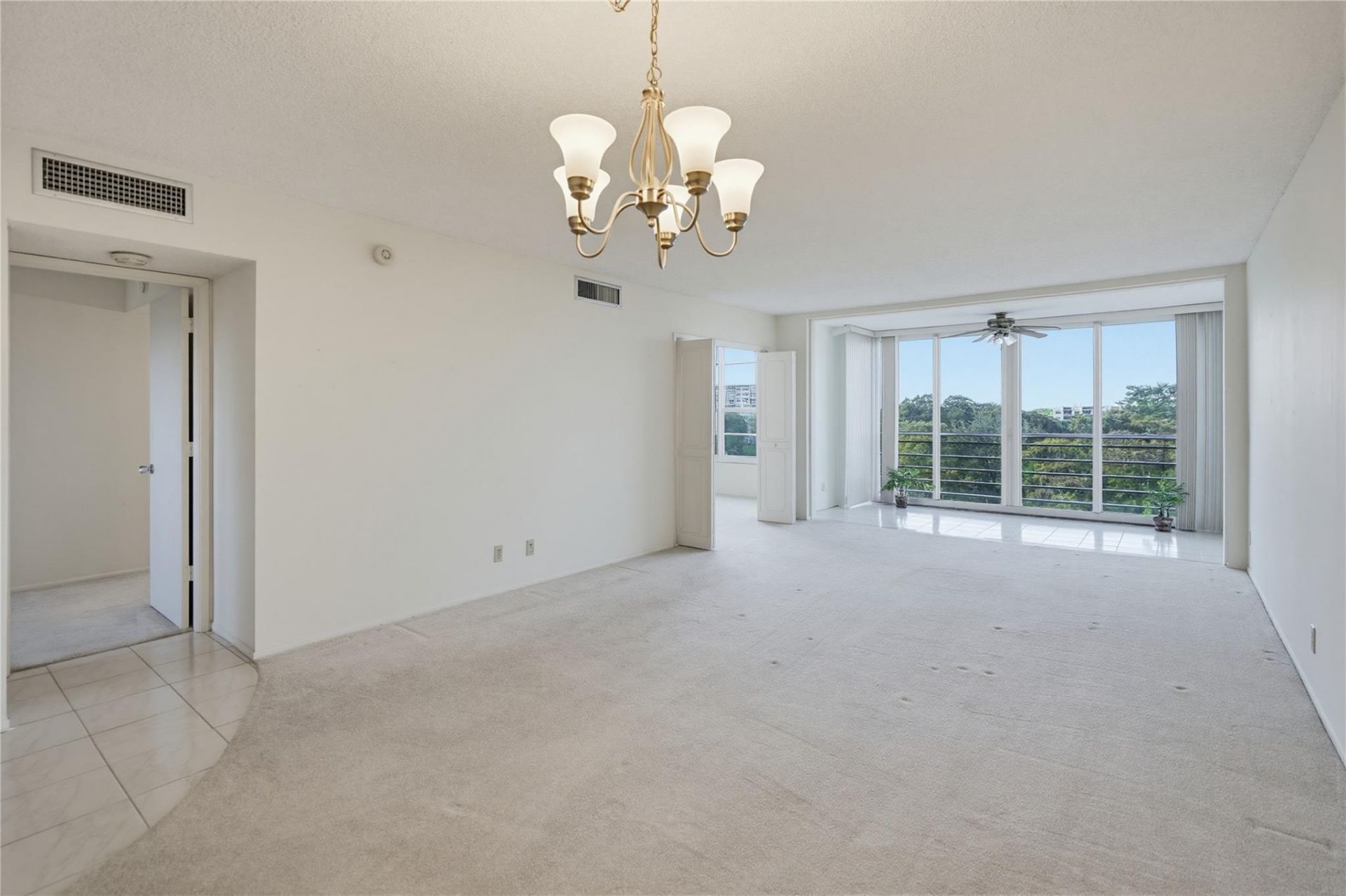 575 Oaks Lane, Unit 608, Pompano Beach, FL 33069 Photo