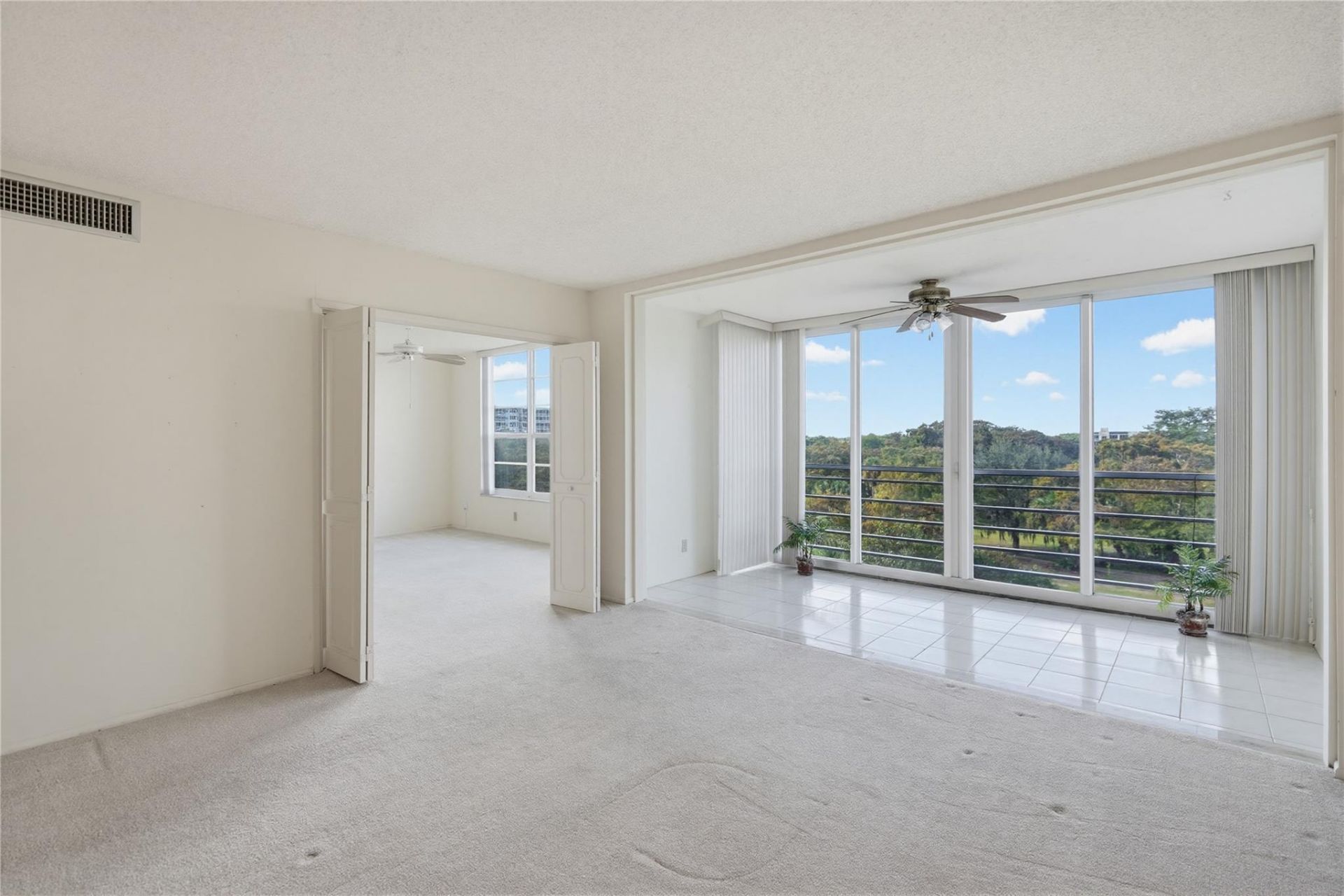 575 Oaks Lane, Unit 608, Pompano Beach, FL 33069 Photo