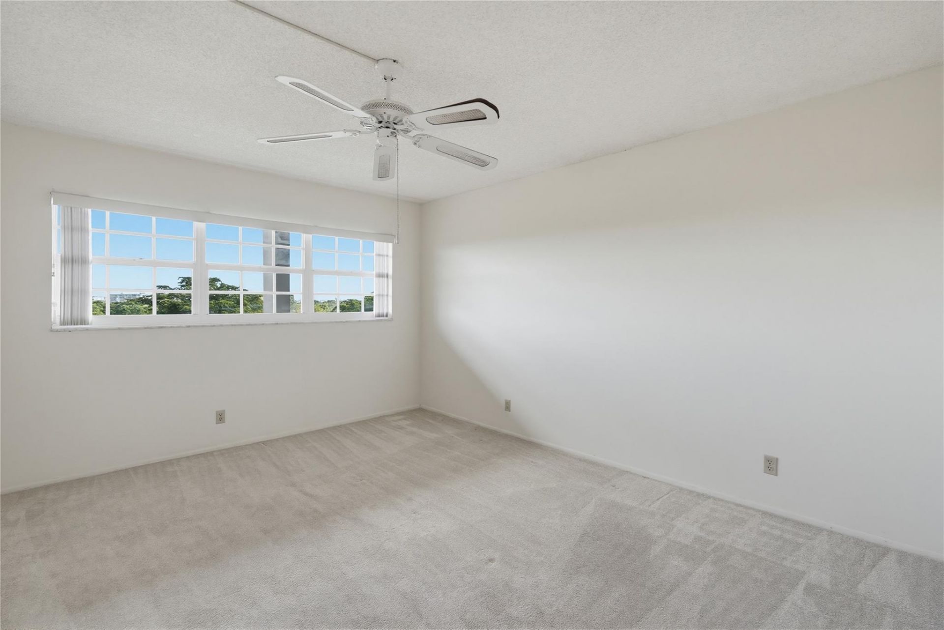575 Oaks Lane, Unit 608, Pompano Beach, FL 33069 Photo