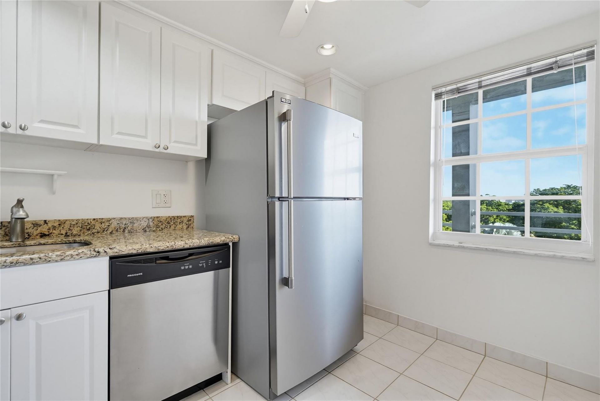 575 Oaks Lane, Unit 608, Pompano Beach, FL 33069 Photo