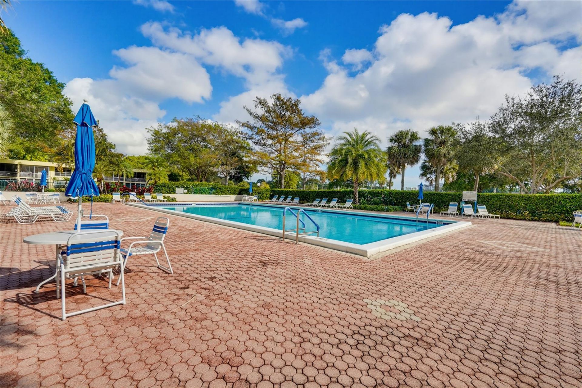 575 Oaks Lane, Unit 608, Pompano Beach, FL 33069 Photo