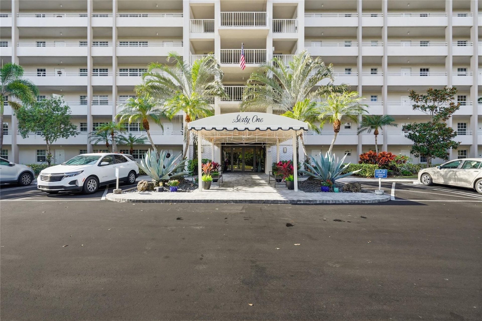 575 Oaks Lane, Unit 608, Pompano Beach, FL 33069 Photo