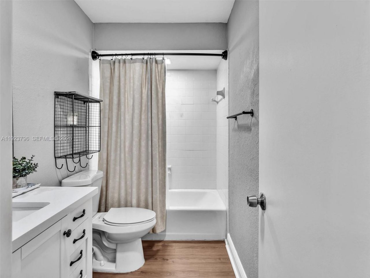 1489 Fairway Rd, Pembroke Pines, FL 33026 Photo